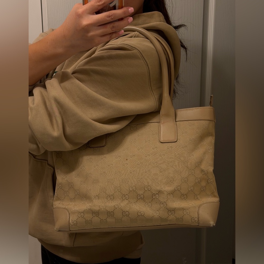 Gucci GG Canvas Tote Bag in Beige Canvas and Leather Trim - Picture 12 of 15
